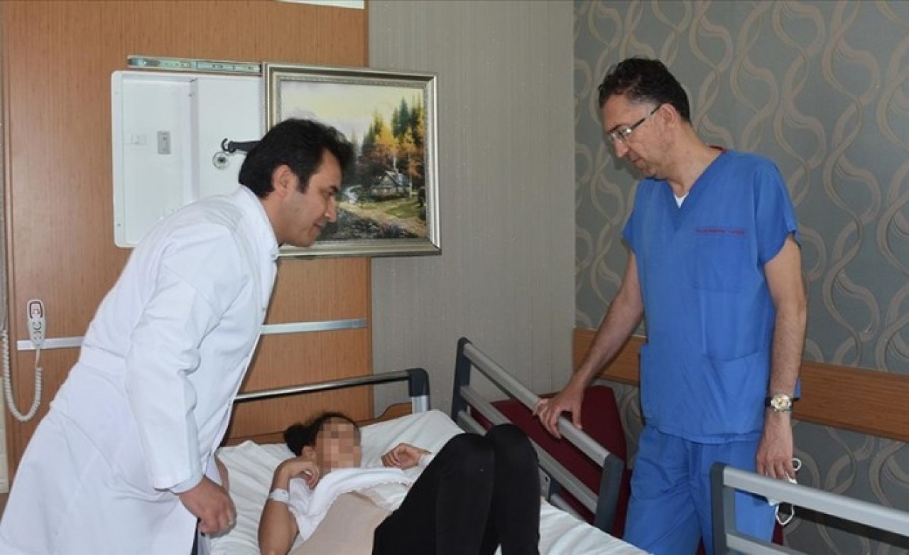 Öğretmeninin dikkati sayesinde tümörden kurtuldu