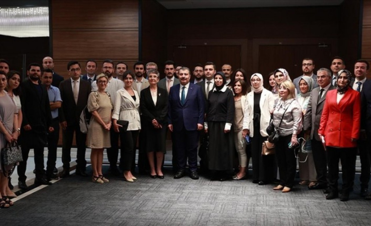 Sağlık Bakanı Koca'nın 58 hekimle buluştuğu toplantının detayları belli oldu