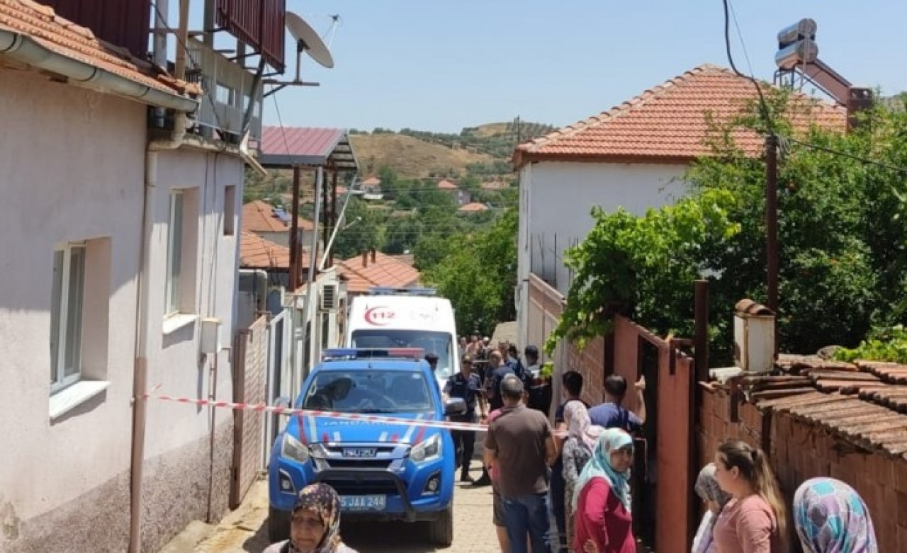 Salihli'de korkunç olay: Evlerinde bıçaklanan Leyla Dursun ve Mesut Dursun öldü