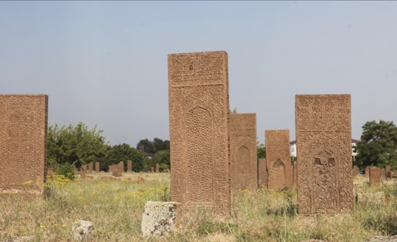Selçuklu Meydan Mezarlığı'nda kazı ve restorasyon çalışmaları başladı