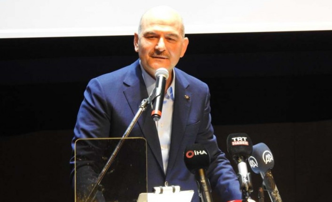 Soylu,  kaç Suriyeli'yi Türk vatandaşları yaptıklarını,  Türkiye'de kaç Suriyeli çocuk doğduğunu açıkladı ve ekledi: Afgan çobanları alalım tarımın ne olacağını görelim!
