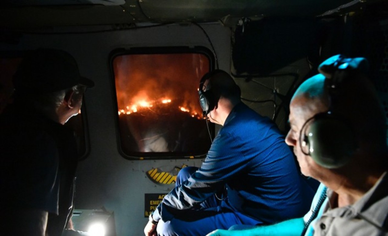 Soylu ve Kirişçi havadan inceledi! Marmaris hala cayır cayır yanıyor: Karayolu trafiğe kapatıldı