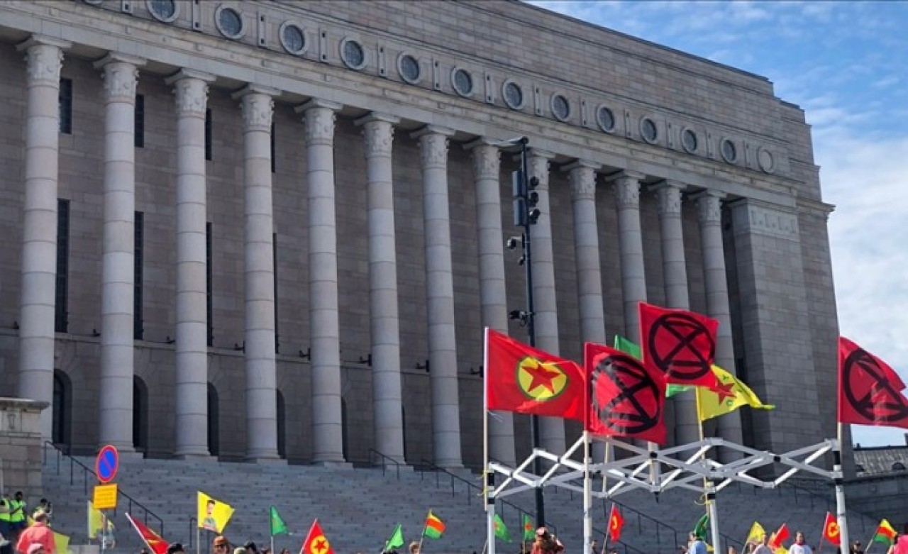 Terörün  hamisi Finlandiya ve İsveç'te YPG/PKK yandaşları gösteri yaptı