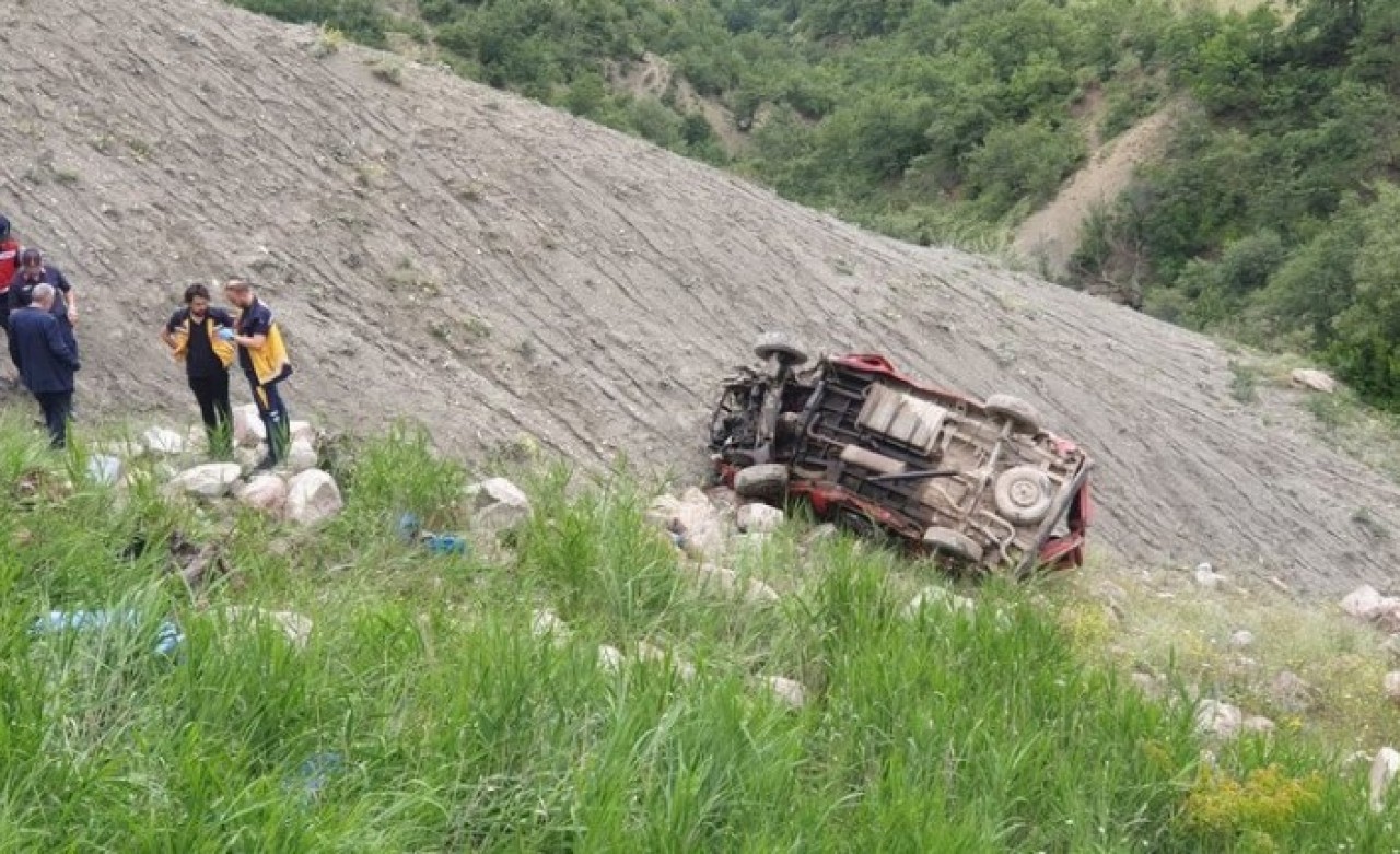 Tokat'ta korkunç kaza: Necati Erdem,  Serpil Erdem,  Nebile Erdem ve Yusuf Miraç Çetin öldü