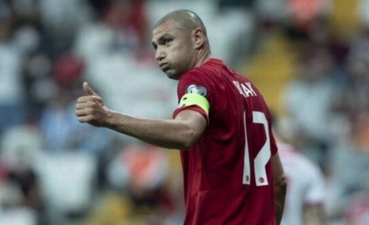 Transferde büyük sürpriz: 37 yaşındaki Burak Yılmaz,  5 yıllık imza attı! İşte yeni takımı