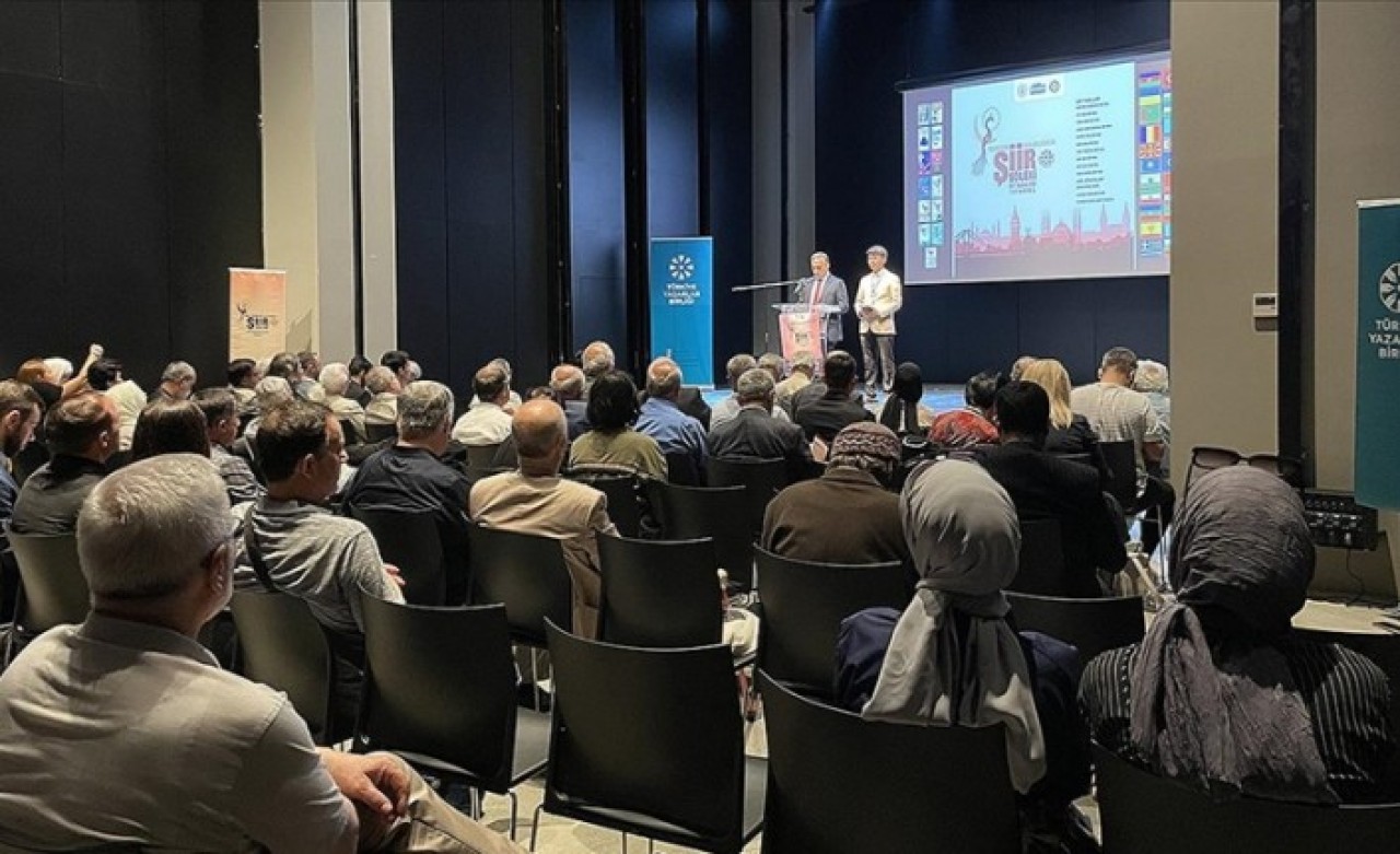 "Türkçenin 14. Uluslararası Şiir Şöleni" AKM'de başladı