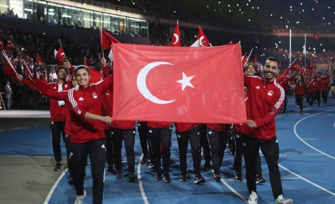 Türkiye,  Akdeniz Oyunları'nın 4'üncü gününde madalya sıralamasında zirvede yer aldı