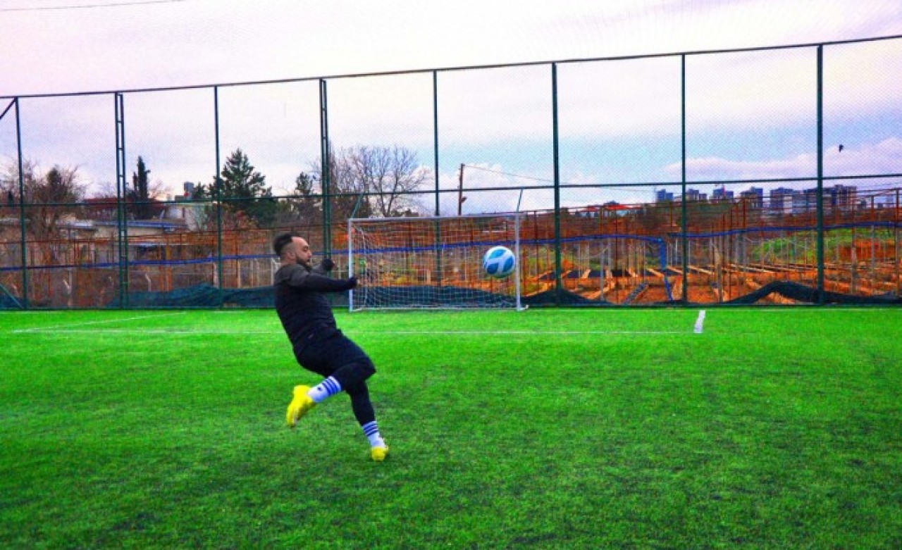 Yıldız futbolcu Tolgahan Nurhak,  Katar yolcusu! Al Shamal SC'ye transfer oldu,  sözleşme detayları dudak uçuklattı