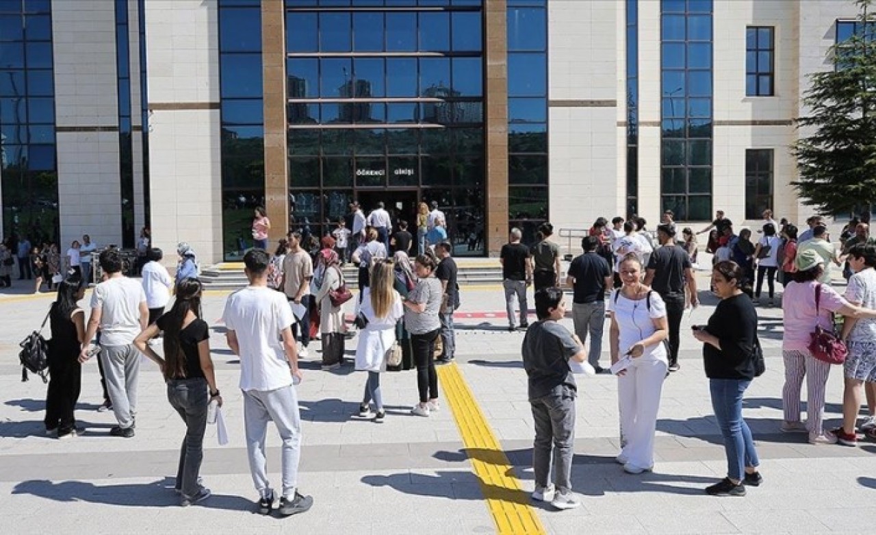 YKS'nin ilk oturumu Temel Yeterlilik Testi başladı