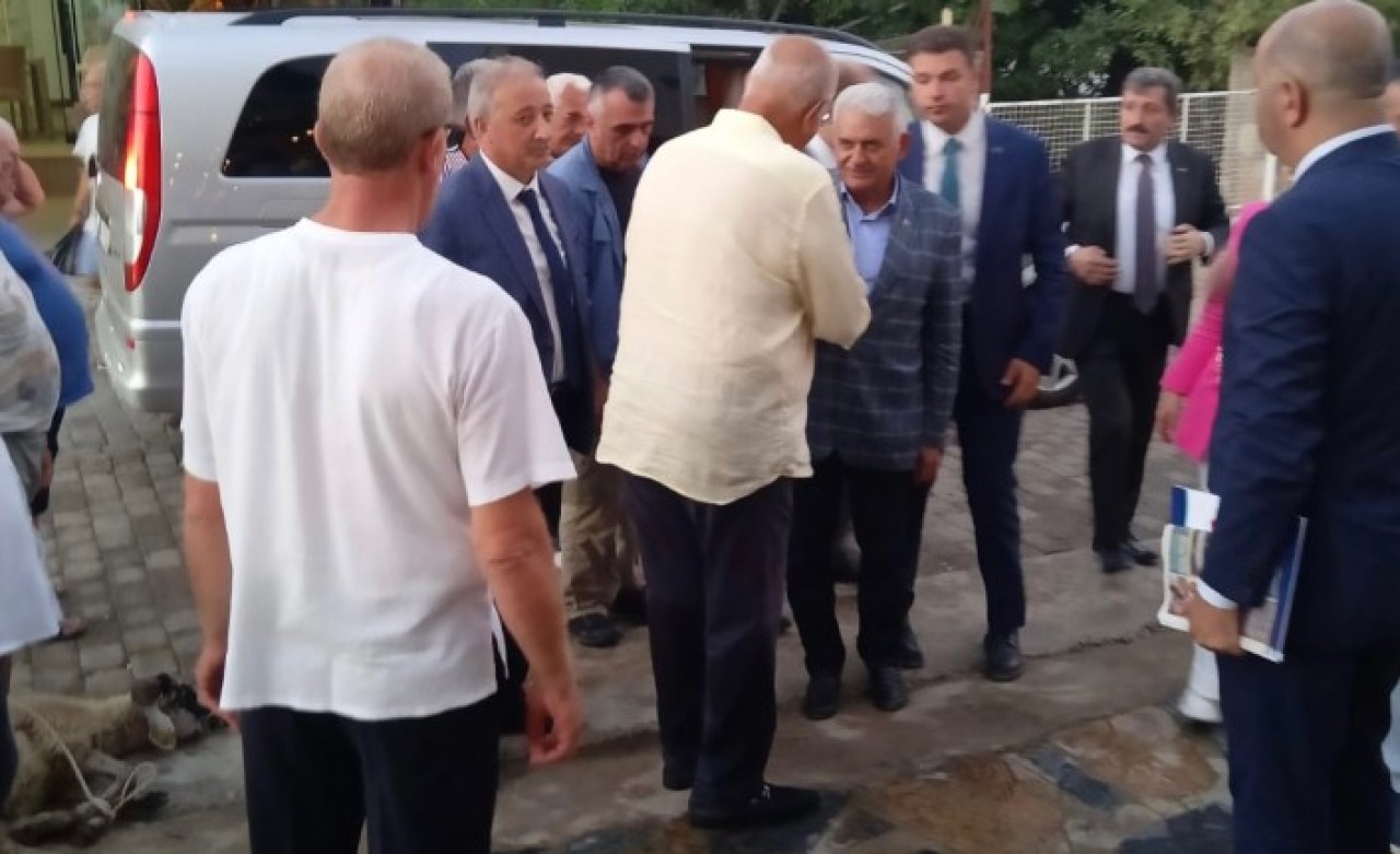 Binali Yıldırım Milas Ören’de vatandaşlar tarafından sevgi seli ile karşılandı