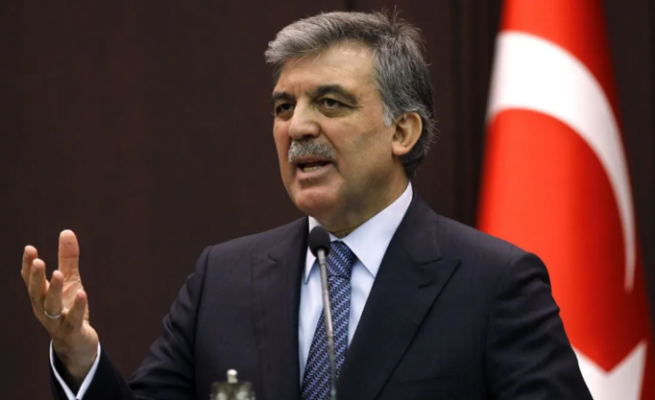 Abdullah Gül suskunluğunu bozdu: 'Alarm zilleri çalıyor'