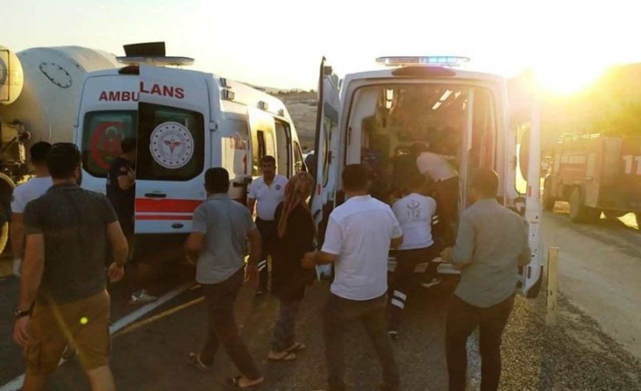 Adıyaman'da feci kaza: İrem Durna ve Sultan Durna öldü,  10 kişi yaralandı