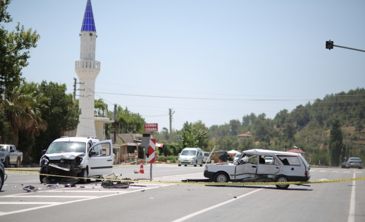 Antalya'da kaza: Süleyman Çetin öldü,  Emine Ongun yaralandı