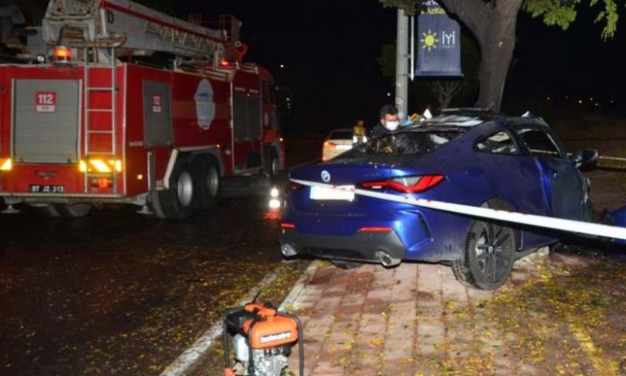 Antalya'daki trafik kazalarında Ömer Faruk Nalbant,  Hakkı Sucugil ve Gamze Aras öldü