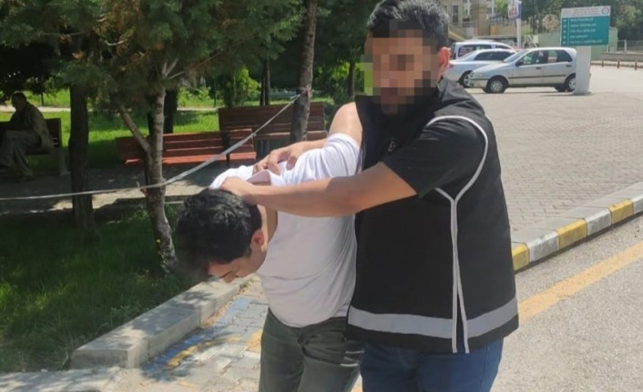 Aralarında eski Danıştay hakimi,  binbaşı,  başpolis ve komiser de var: Ankara'da nefes kesen operasyonda yakalandılar