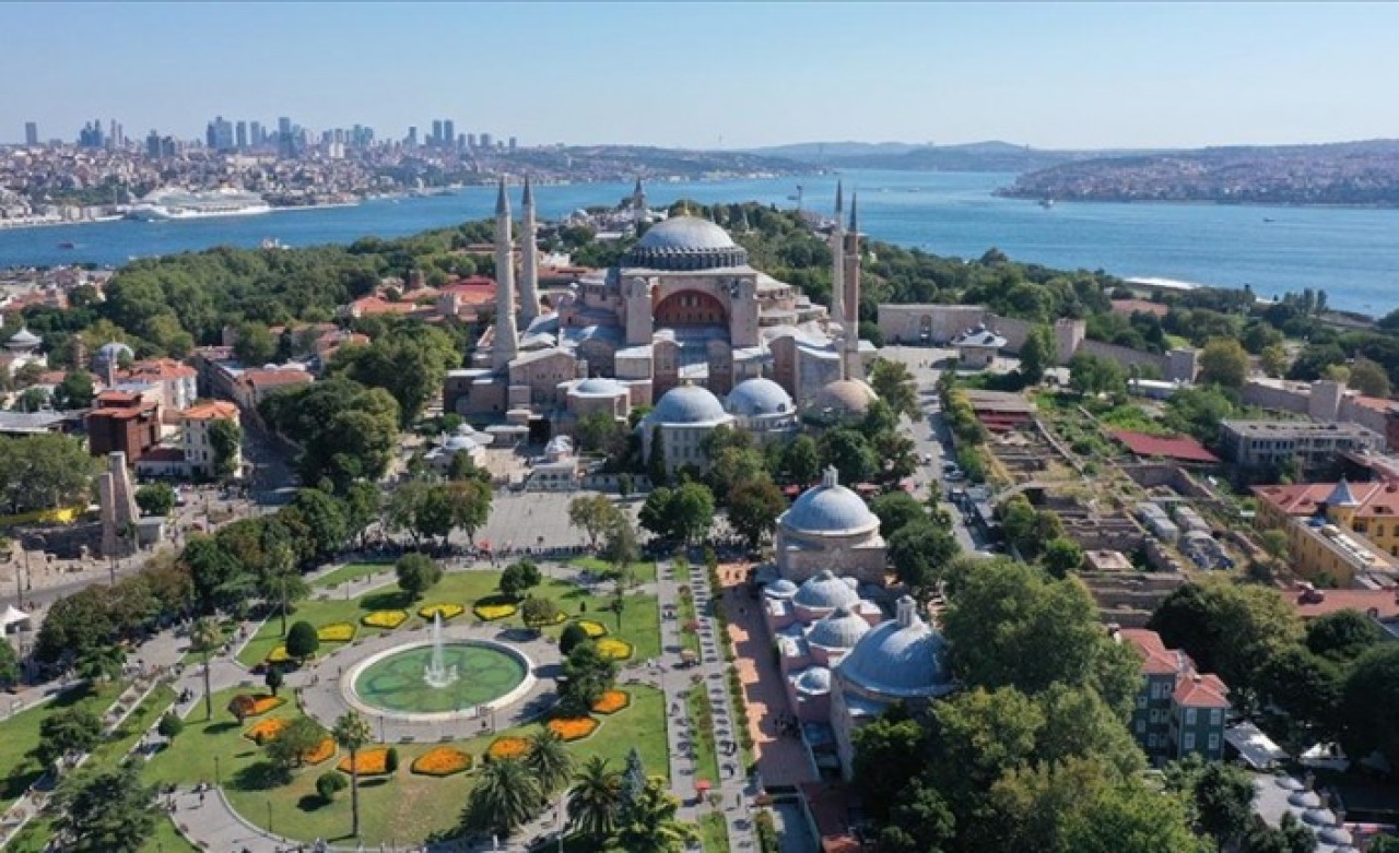 Ayasofya ibadete açılmasının ikinci yılında 6, 5 milyonu aşkın ziyaretçiyi ağırladı