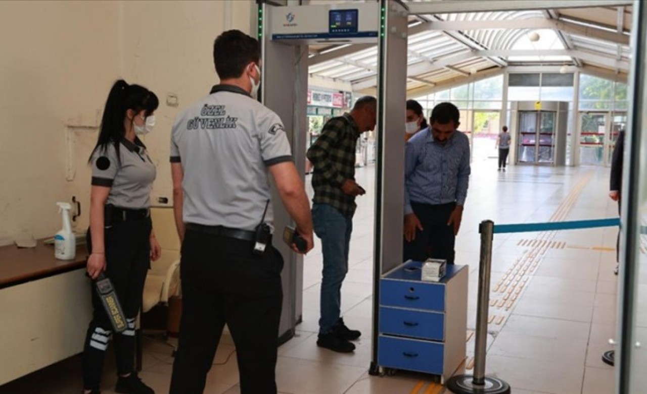 Bakan Koca: Kapı Güvenlik Sistemleri ile şiddete bir engel koyuyoruz