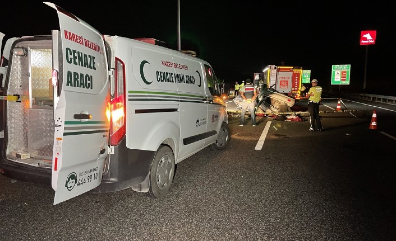 Balıkesir'de korkunç kaza: Tolunay Acar,  Niyazi Dönmez,  Berkay Deniz öldü,  Mehmet Çevirgen ve Serhat Acar yaralandı