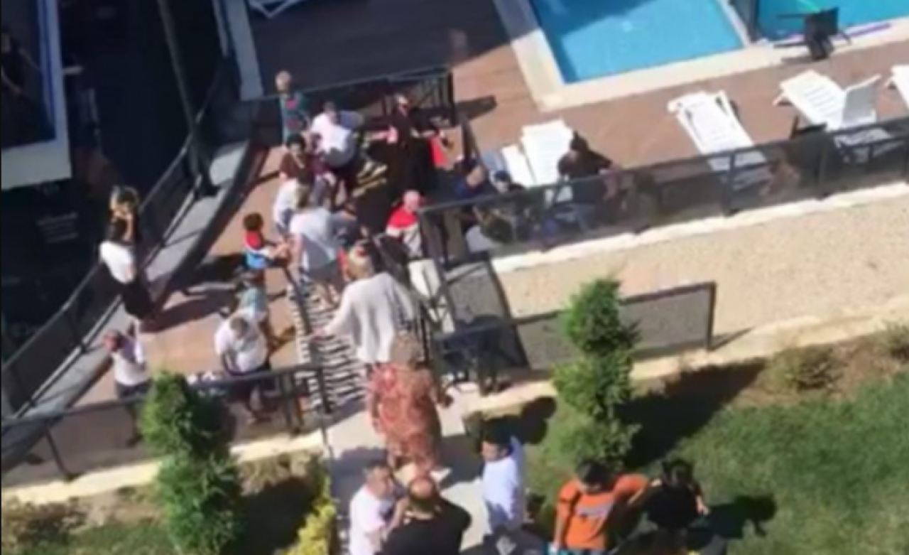Bursa'da havuza girmek isteyen Suriyeliler,  site sakinlerini darp etti