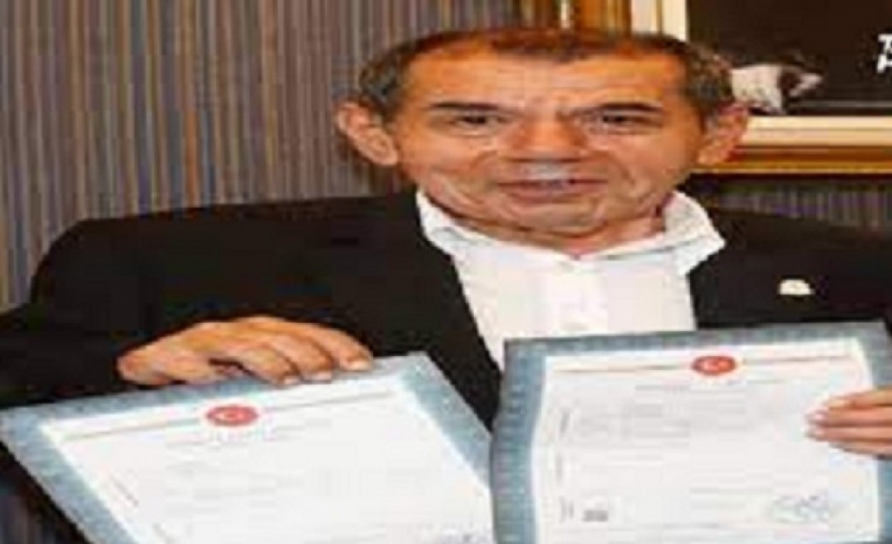 Dursun Özbek,  Galatasaray Adası'nın tapularını aldı