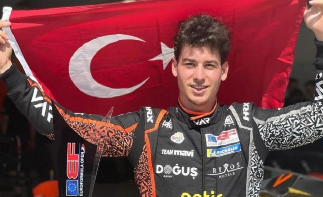 Formula 2'de Türk pilot Cem Bölükbaşı yarışı tamamlayamadı