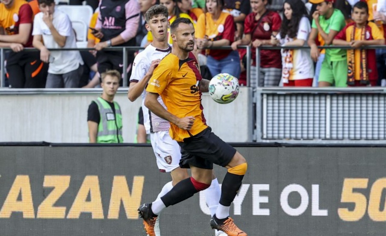 Galatasaray'ın tesellisi Seferovic: Salernitana'yı yenemedi