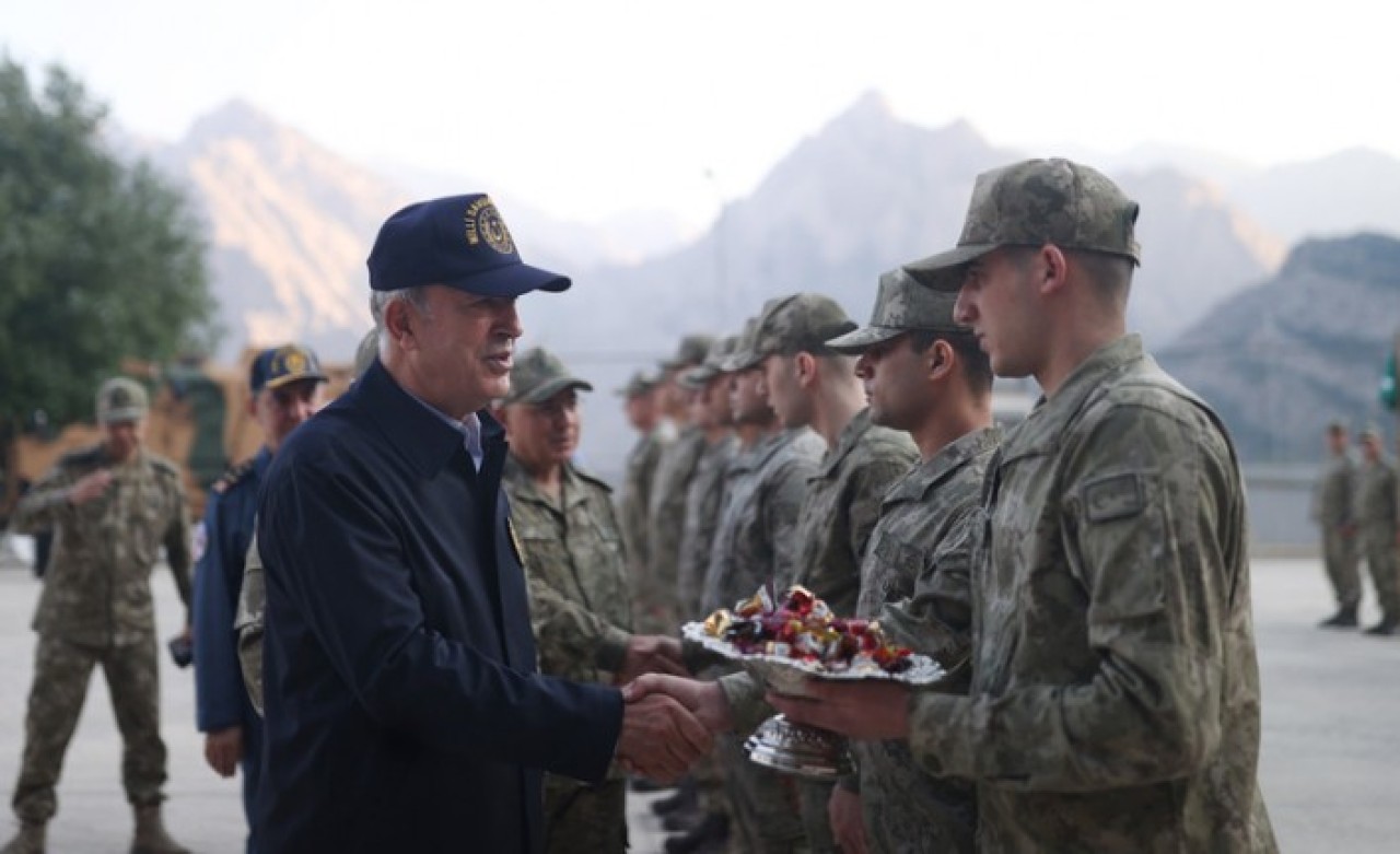 Hulusi Akar,  Şehitler Tepesi Kartalları'yla: Flaş açıklamalar