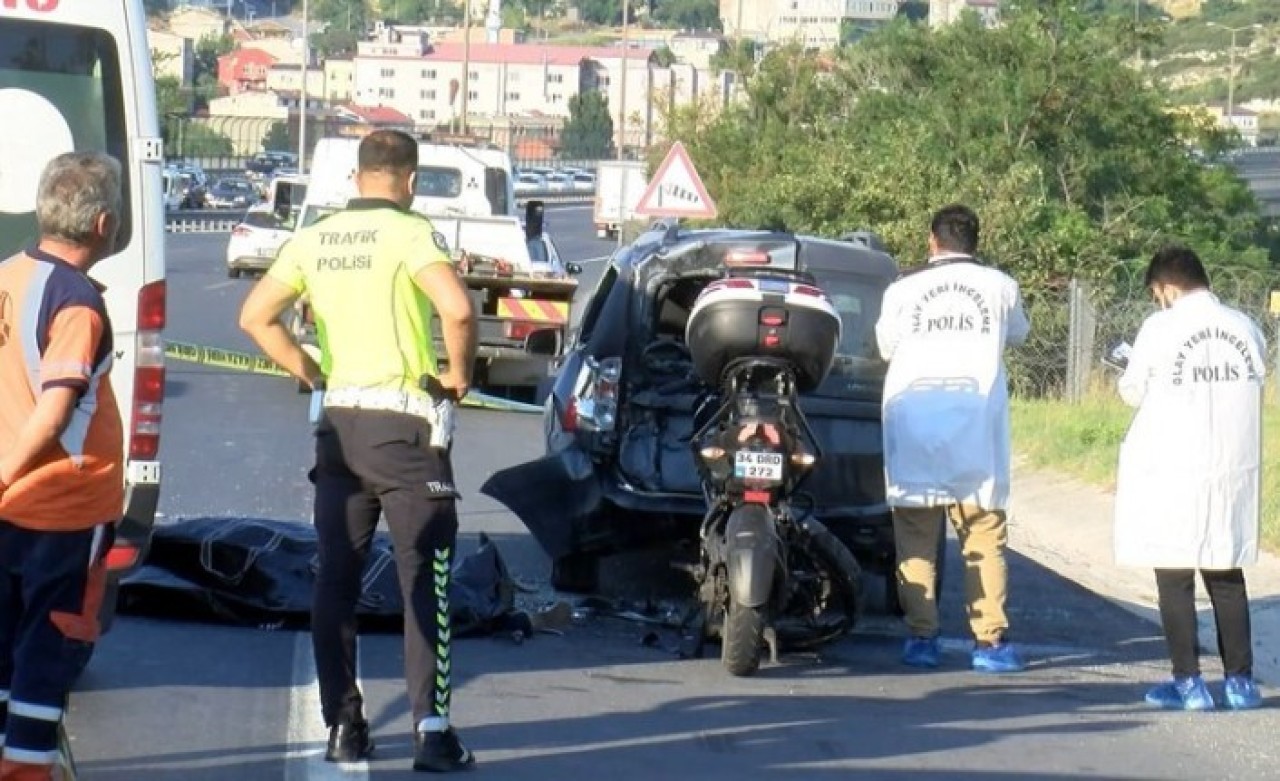 İstanbul'da emniyet şeridindeki otomobile çanpan motosikletin sürücüsü Bekir Can Bozkurt öldü