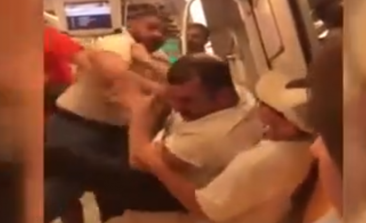 Kadıköy metroda dehşet anları: Alkol kavgasında yolcular araya girdi