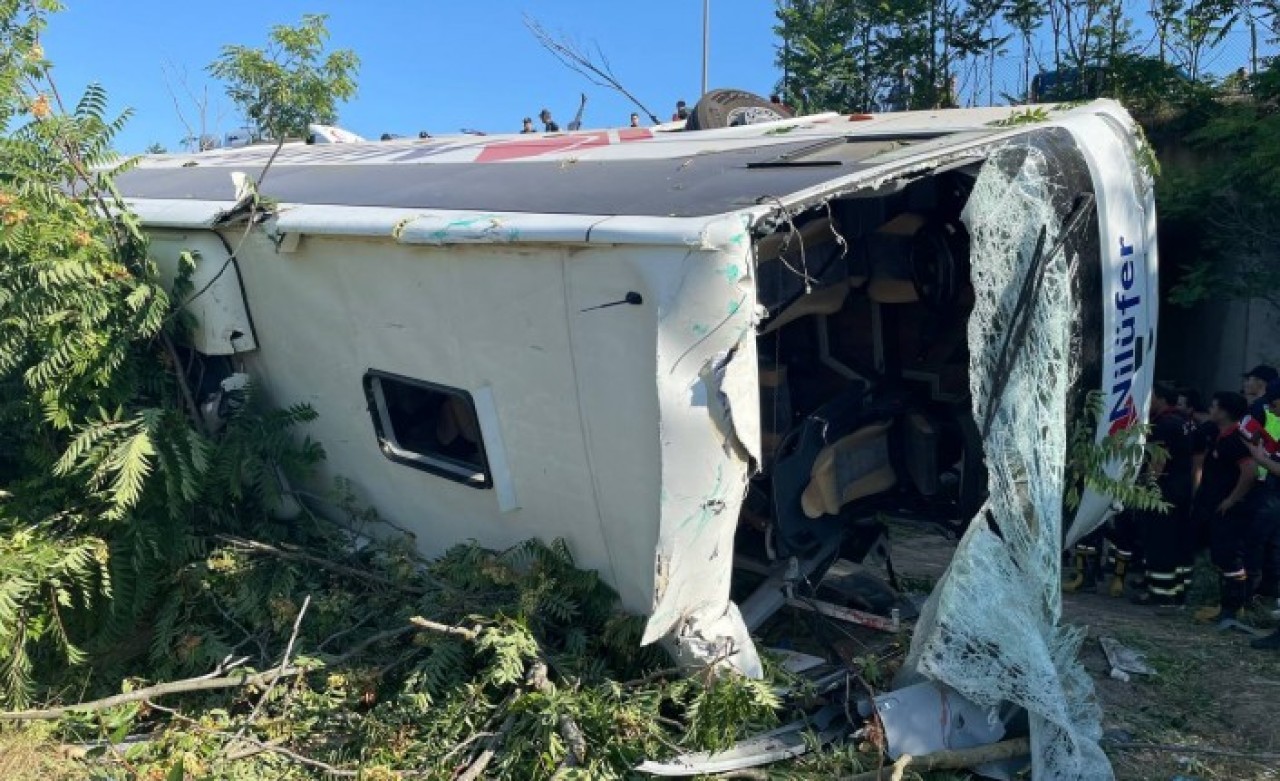 Tatil yolculuğunda feci kaza: 6 ölü,  25 yaralı