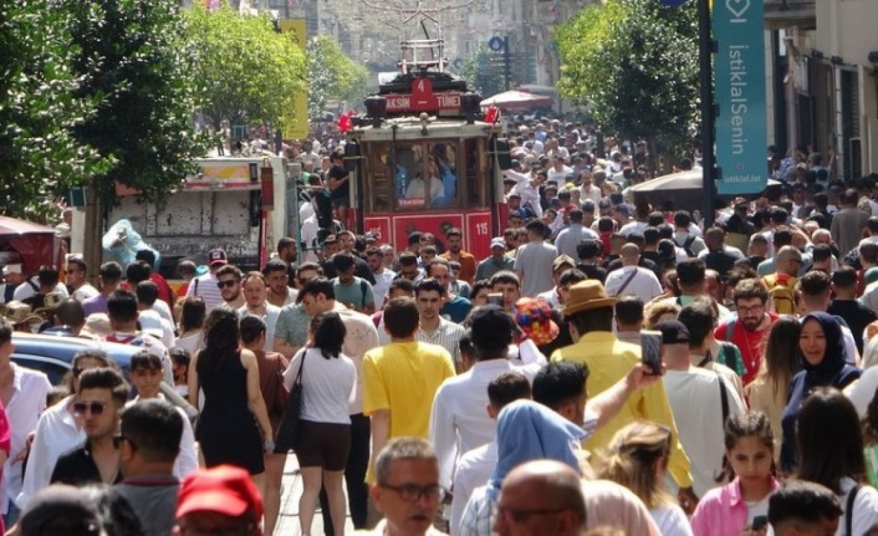 Koronovirüste tehlike çanları çalıyor: Maskeye dönüş mü? 'Türkiye'de dünya ortalamasının da üzerinde arttı'
