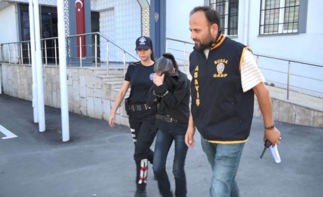 Çöp evde ikinci dram! 13 yıldır aradığım kızımı buldum