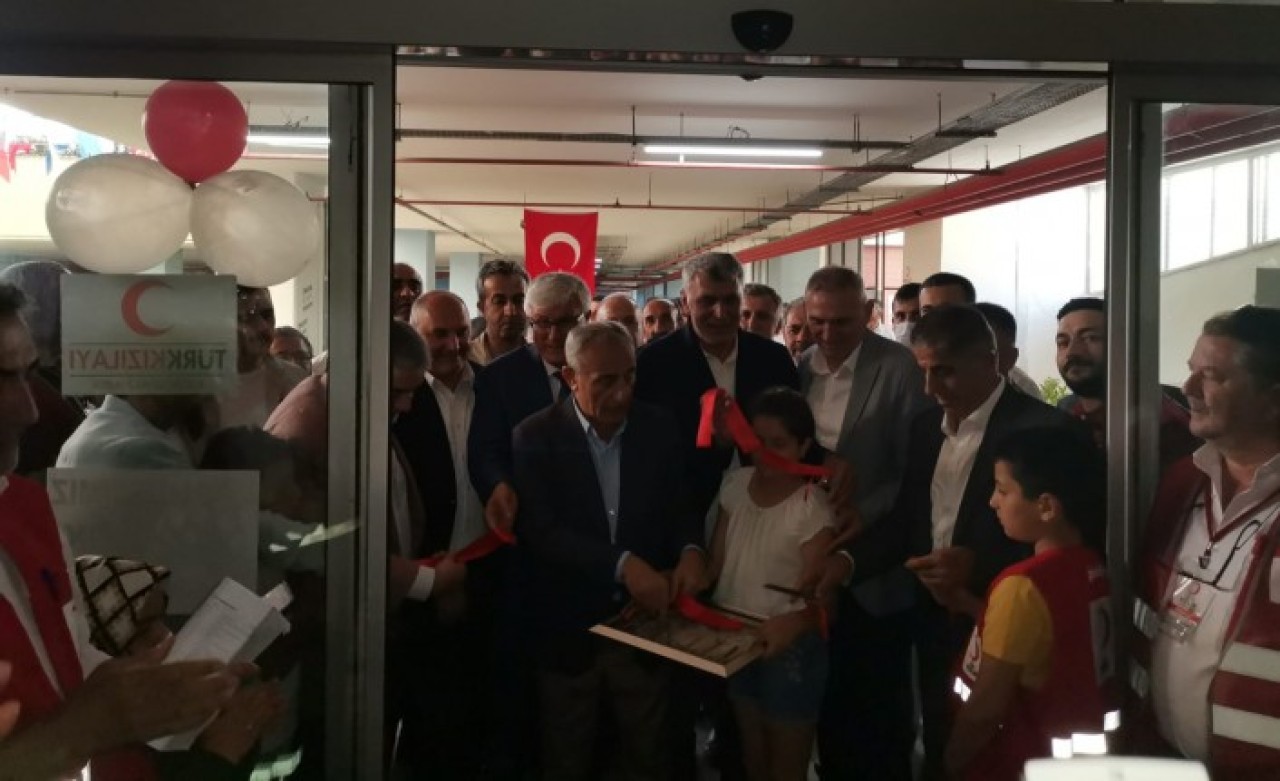 Küçükçekmece Kızılay ihtiyaç sahipleri için Butik Mağazasını açtı!