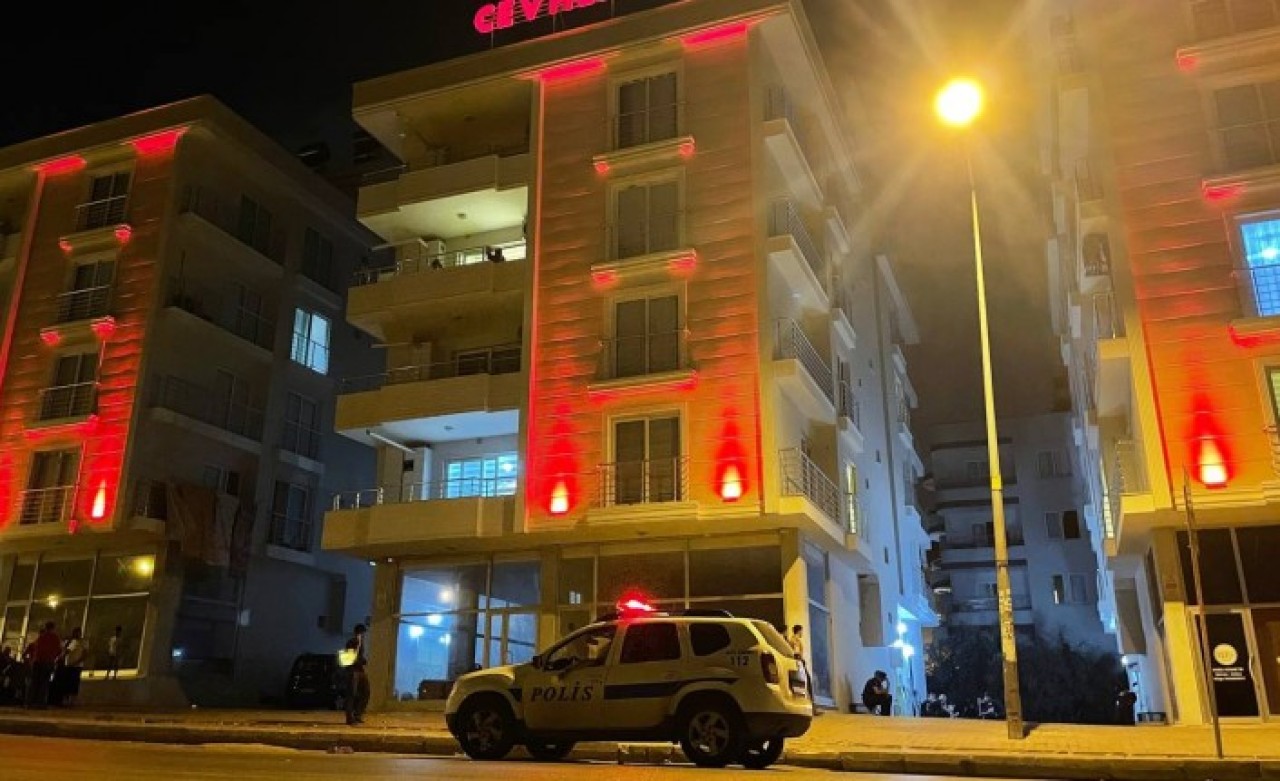 Mersin'de Ali Dilek,  eşi Nurgül Gülsoy Dilek ve 3 yaşındaki oğlunu öldürüp intihar etti