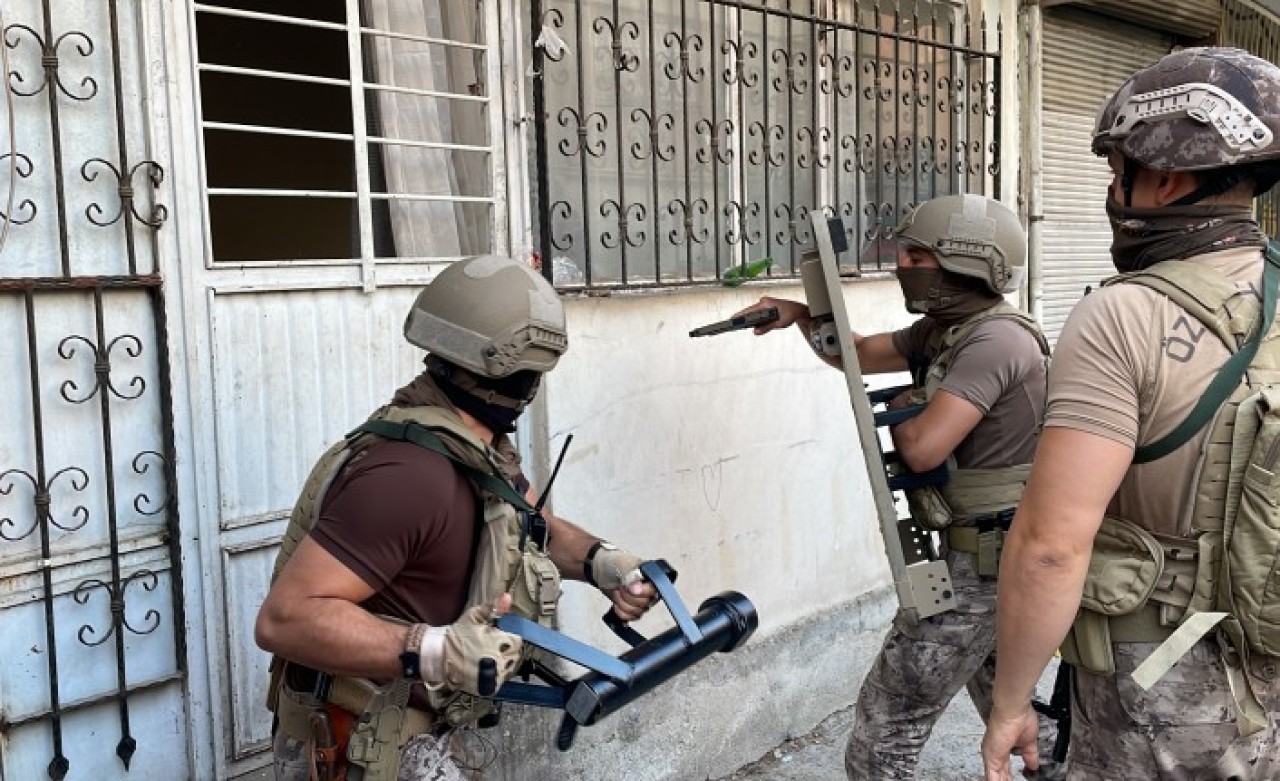 Mersin'de terör örgütü DEAŞ'a yönelik "şafak" operasyonu