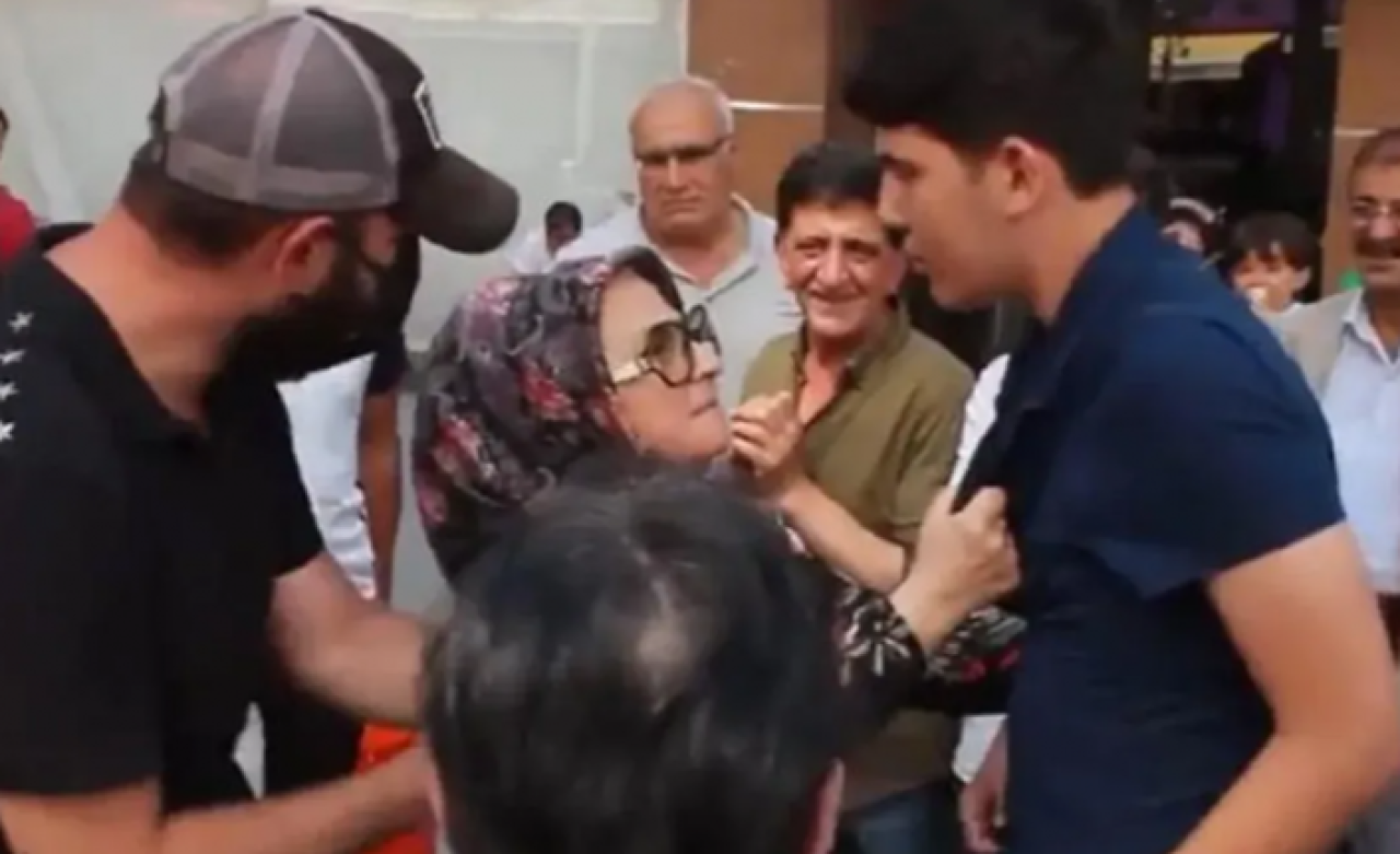 Sokak röportajına damga vuran kadın! Sözlerine sinirlendiği gencin yakasına yapıştı