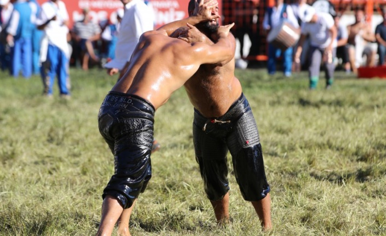 Tarihi Kırkpınar Yağlı Güreşleri'nde çeyrek finale yükselen 8 başpehlivan belli oldu: Büyük sürprizler var