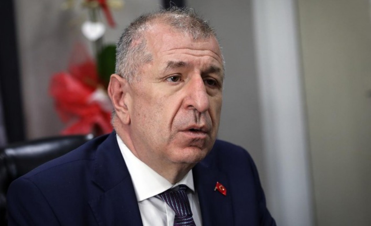 Ümit Özdağ'ın algı operasyonu yine elinde patladı!