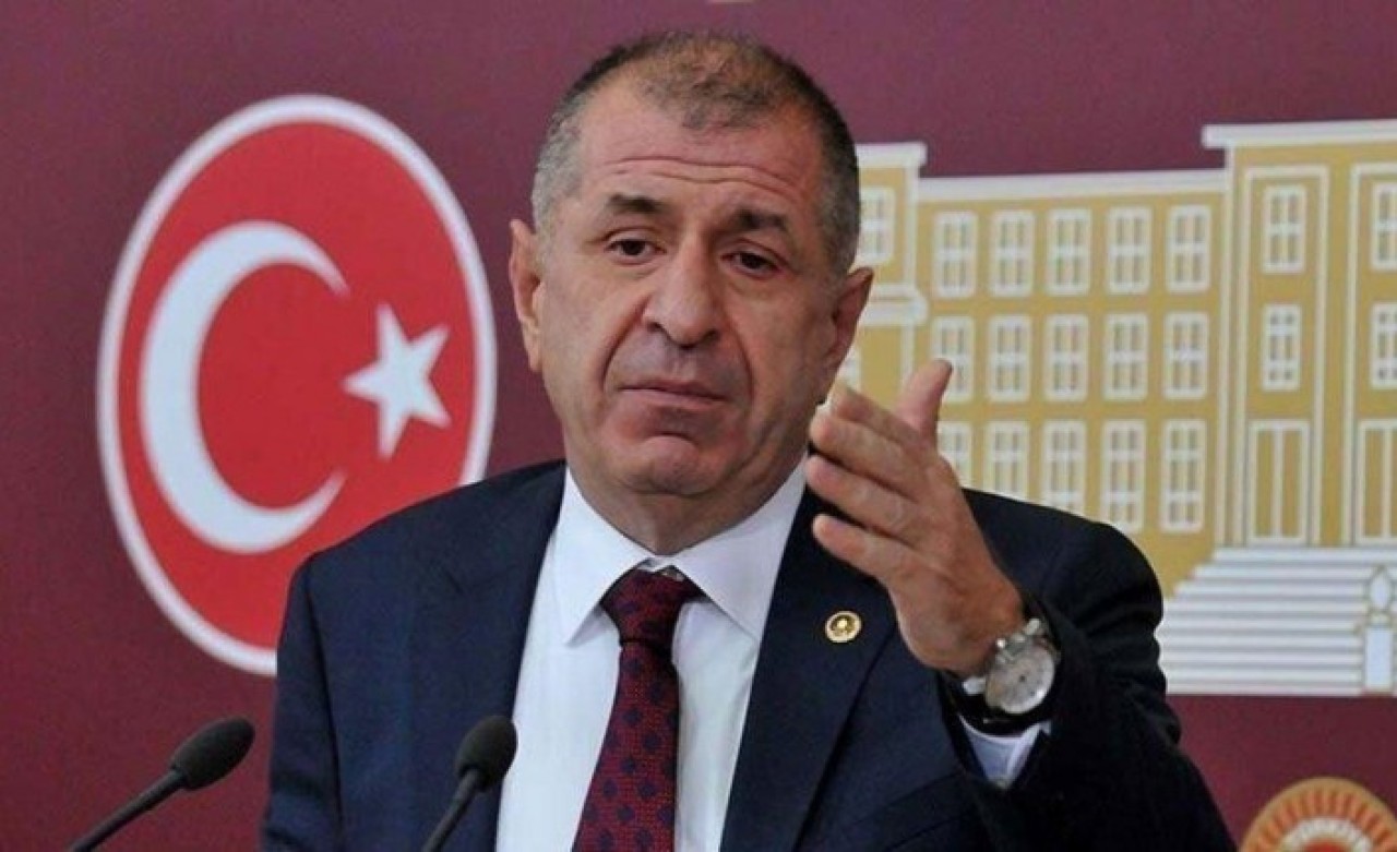 Ümit Özdağ,  Suriyelilere ait gazinonun önüne gitti: Buraya Türklerin girmesi yasak