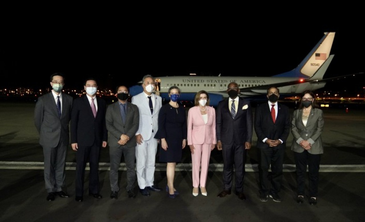 ABD,  yine yangına körükle gitti: Pelosi Tayvan'a indi,  Çin savaş uçakları havalandı