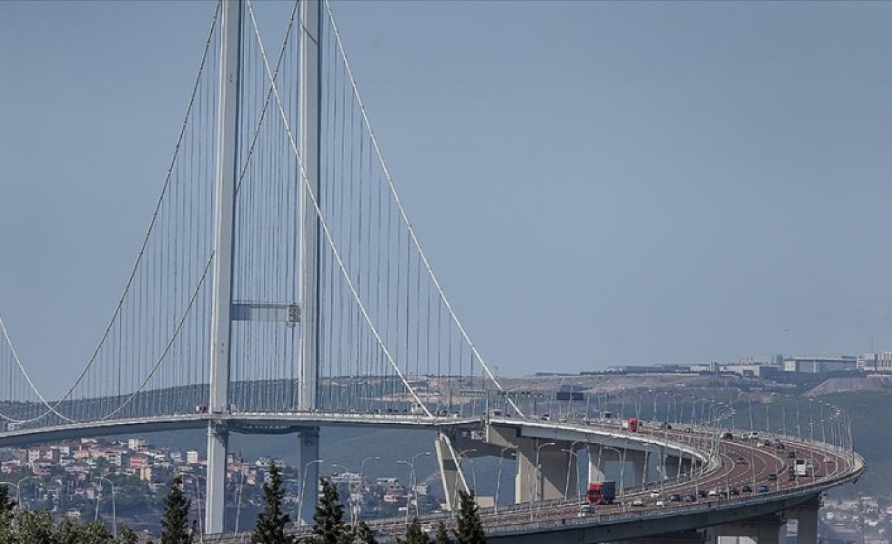 Bakan Karaismailoğlu: Osmangazi Köprüsü'nden 55, 5 milyon araç geçti