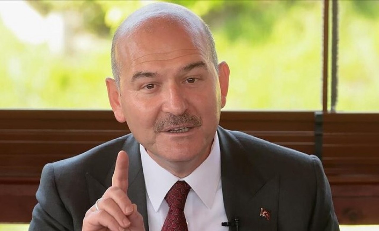 Bakan Soylu açıkladı: Türk bayrağını yakmaya çalışan hain yakalandı