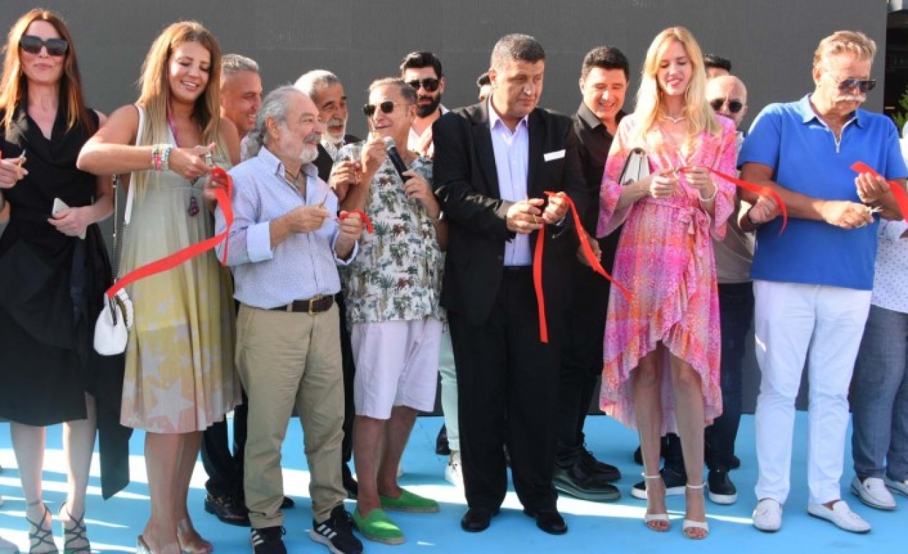 Başakşehir Alda Restaurant’ın açılışına ünlü akını!