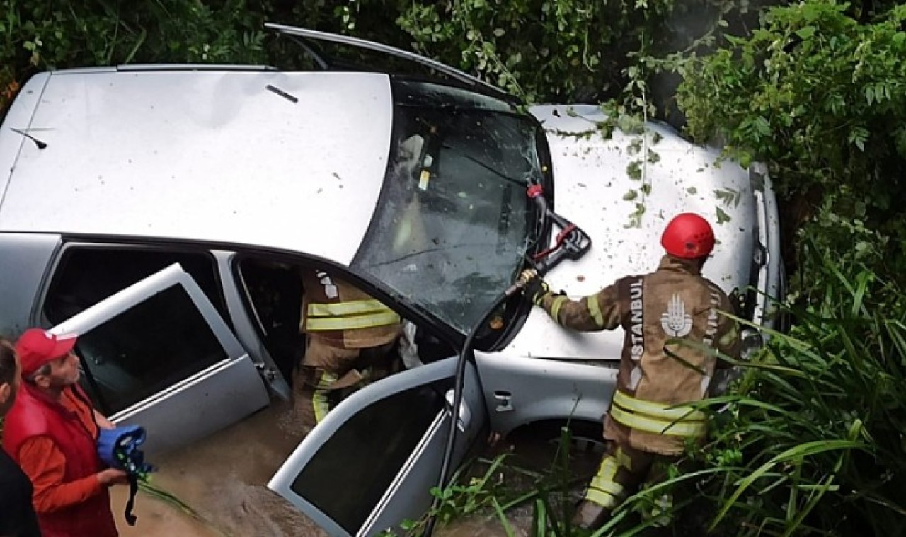 Beykoz'da dereye uçan otomobilin sürücüsü Türkan Sancaklı yaralandı