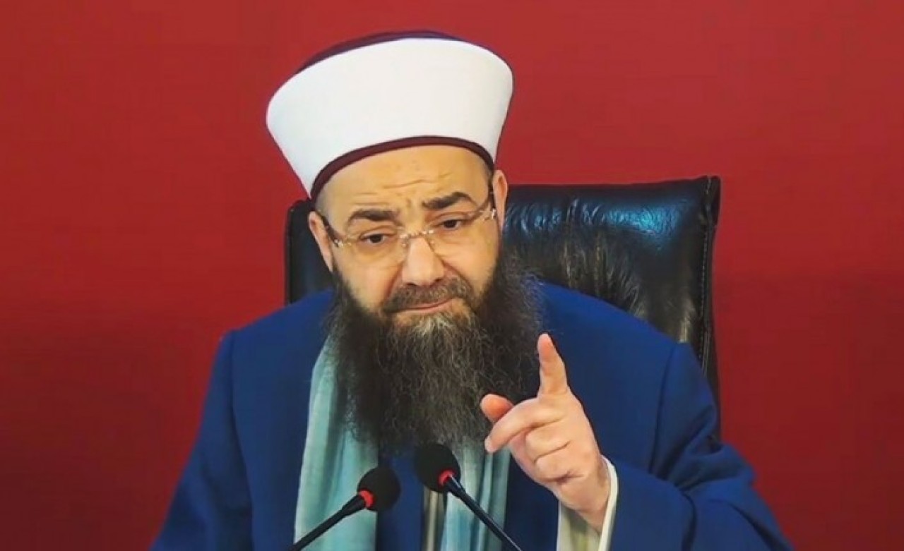 Cübbeli Ahmet,  canlı yayına çıkarılan isme tepki gösterdi: Din adına hüküm vermek bu adama mı kaldı?