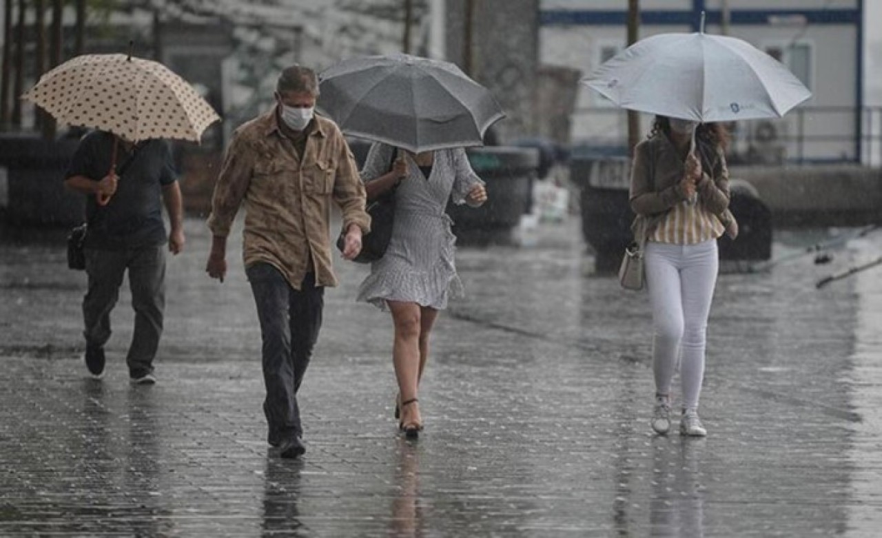 Dikkat,  bu gece başlıyor! Meteoroloji illerin adını tek tek sayarak uyardı: Kuvvetli yağmur,  sel,  fırtına geliyor 