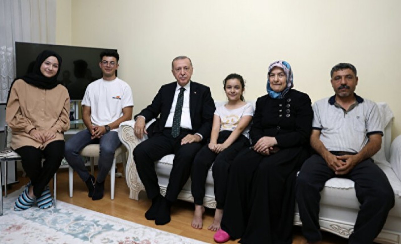 Erdoğan’ın sürpriz ziyarette bulunduğu aile yaşadıkları heyecanı anlattı: Rüya mı gerçek mi bilemedik