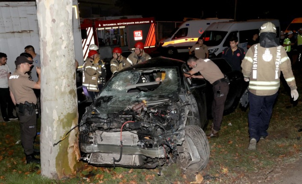 İstanbul'da TEM Otoyolu'nda korkunç kaza: Erdinç Demirbaş,  Onur Kızıltaş,  Ömer Çelik,  Ali Alkan ve Ercüment Demirbaş öldü
