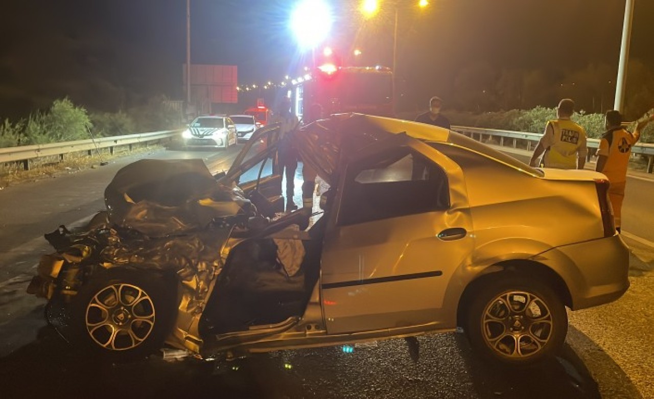 İzmir'de feci kaza:  Yılmaz Kızılboğa öldü,  Ayla Gençtürk yaralandı