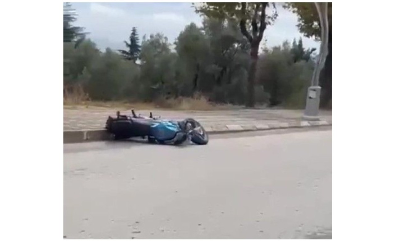 Kocaeli'de motosikletiyle direğe çarpan 18 yaşındaki Buğra Barış Kurt öldü